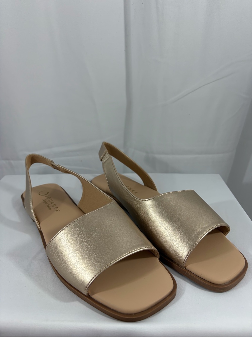 NWT Journee Women’s Size 8.5 Metallic Gold Slingback Flat Sandals
